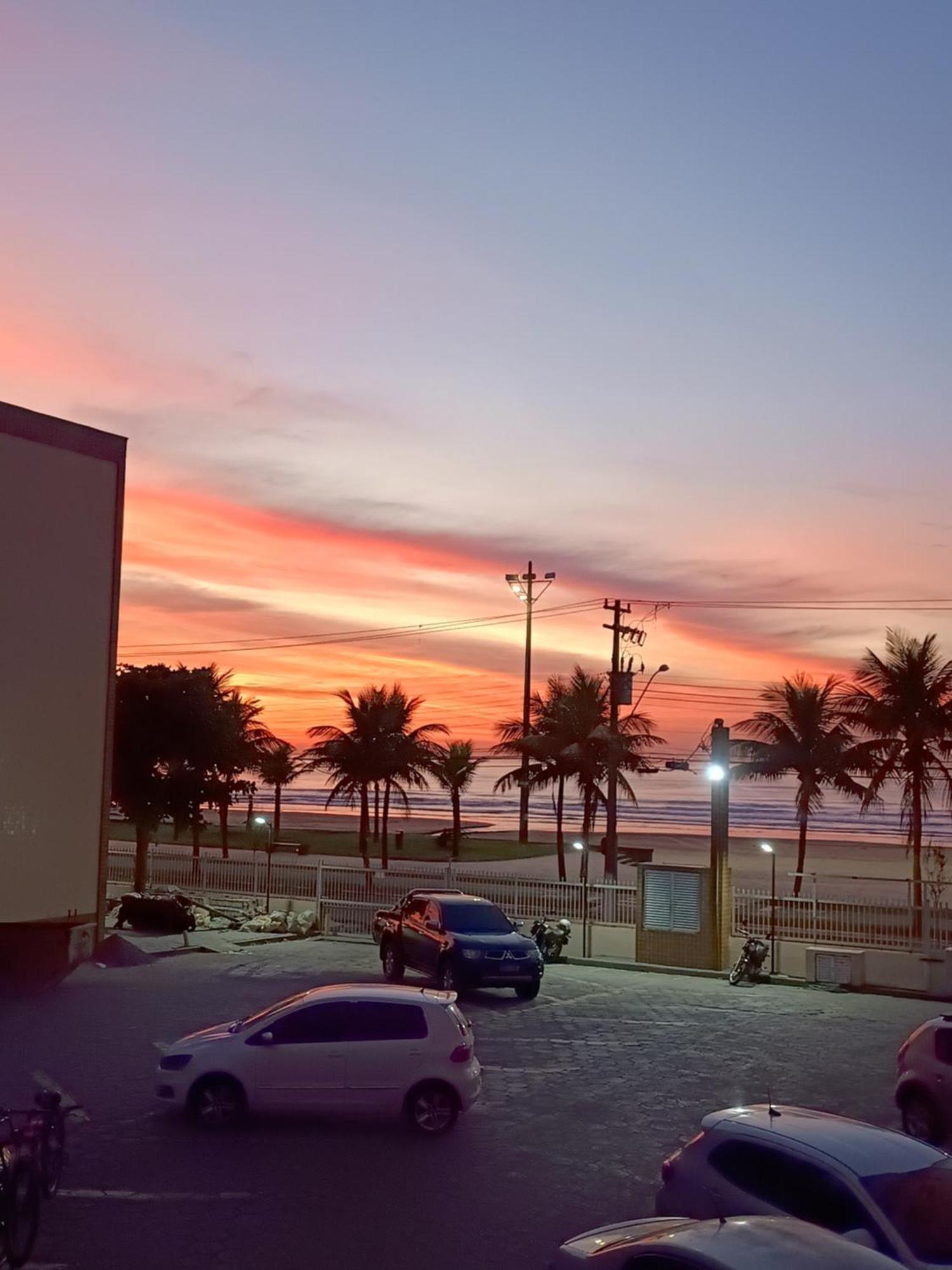 Kitnet Frente Pro Mar Em Vila Caicara, Portaria 24 Hs E Wifi ปรายากรันเด ภายนอก รูปภาพ